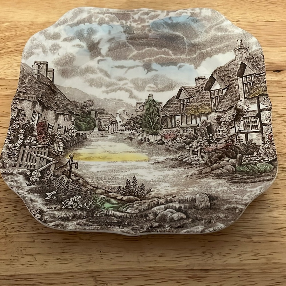 Olde English country side plate made In England. Great condition. LIKE NEW